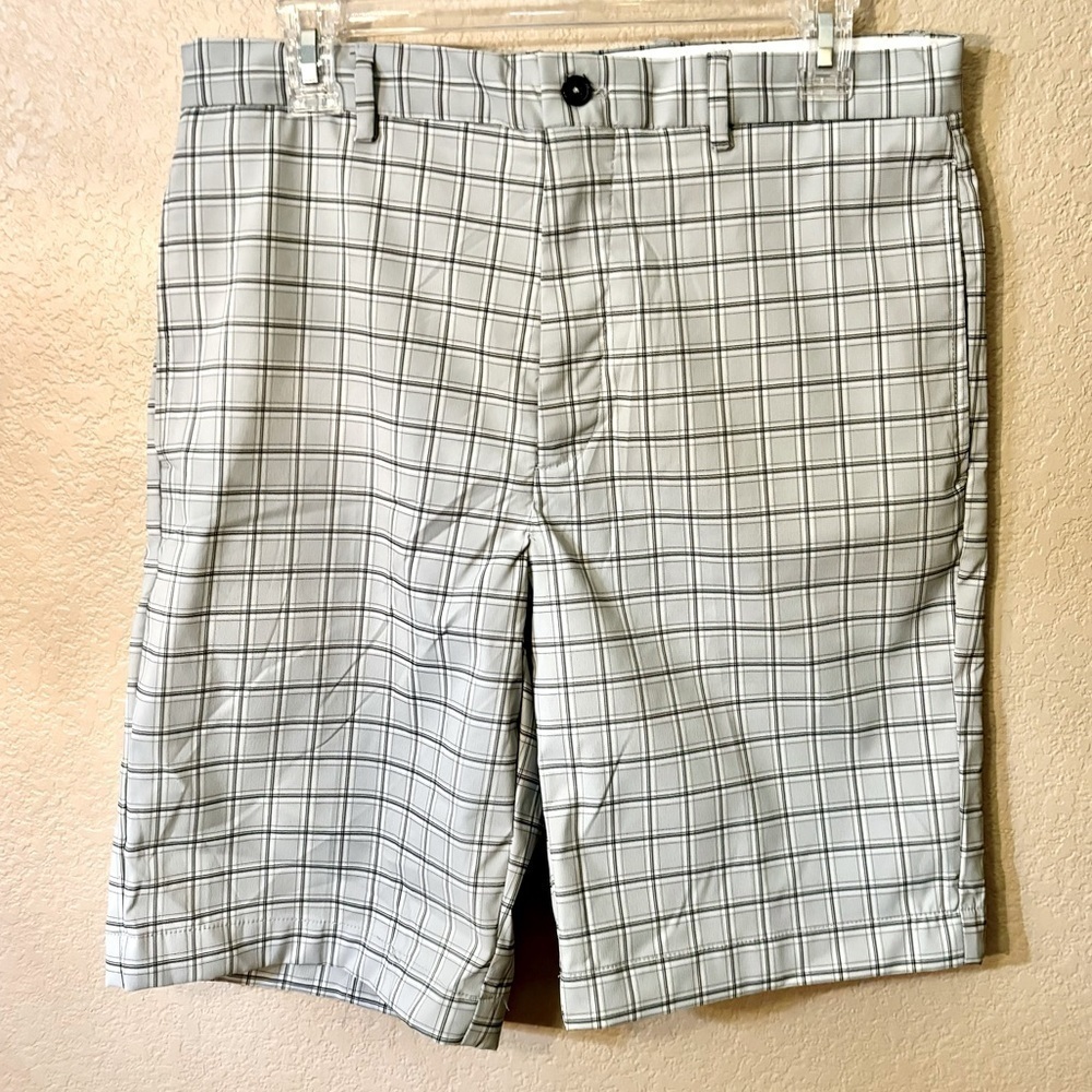 NEW Greg Norman Shorts 32 Golf Shorts Light Grey Plaid 4 Pockets Beltloops NWOT